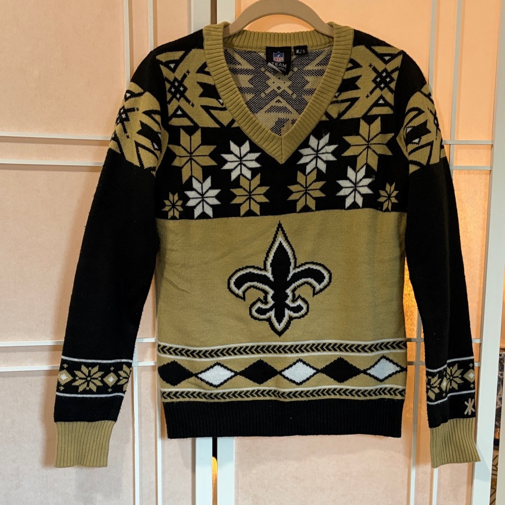 New Orleans Saints Women’s holiday sweater, size small